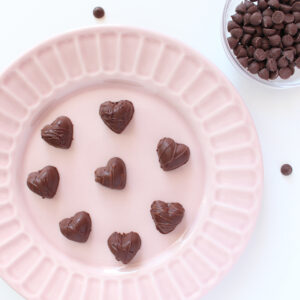 chocolate-hearts-pink