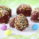 coconut-macaroon-eggs-close-up-index