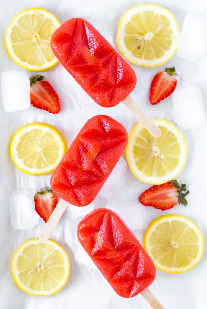 easy-strawberry-lemonade-popsicles-3-overlay-ch-yuzuberry