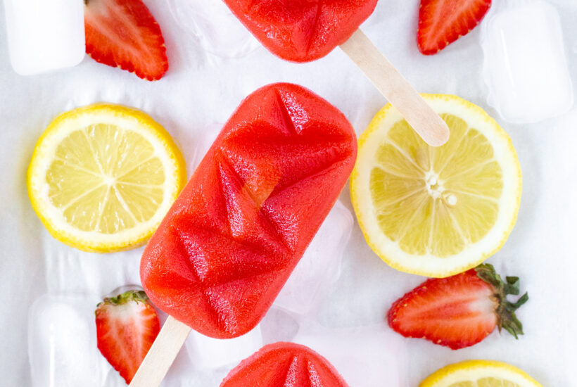 easy-strawberry-lemonade-popsicles-3-overlay-ch-yuzuberry