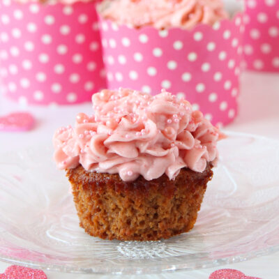 vanilla-strawberry-cupcakes-closeup-cupcake-index