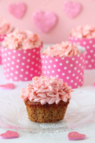 vanilla-strawberry-cupcakes-closeup-cupcake-main