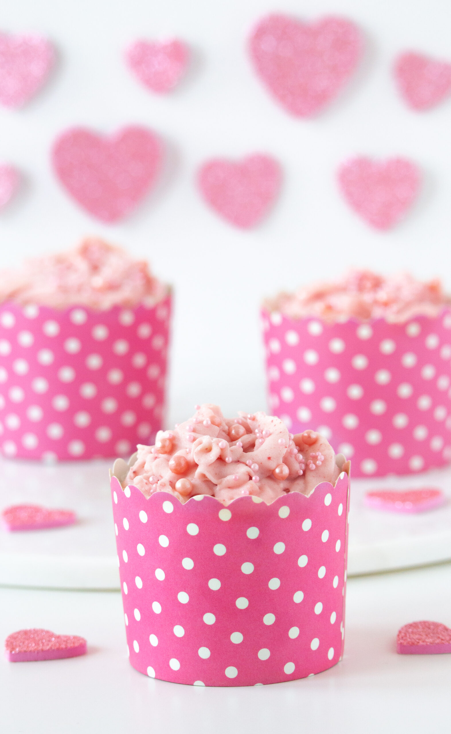 vanilla-strawberry-cupcakes-closeup-cupcakes